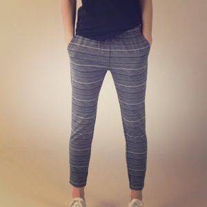 LULULEMON Jet Crop Slim Sz 10 NEW